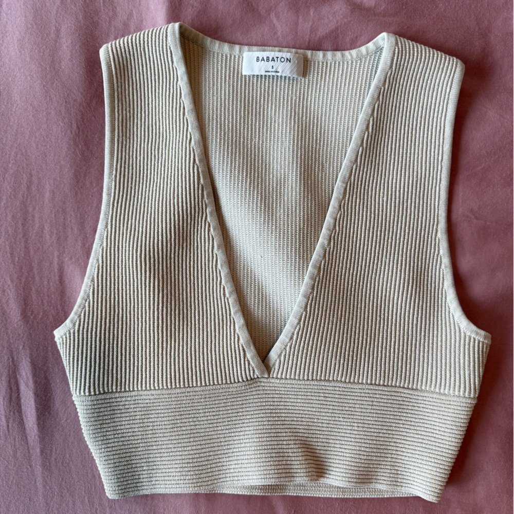 Aritzia Cream Ribbed V-Neck Knit Crop Top